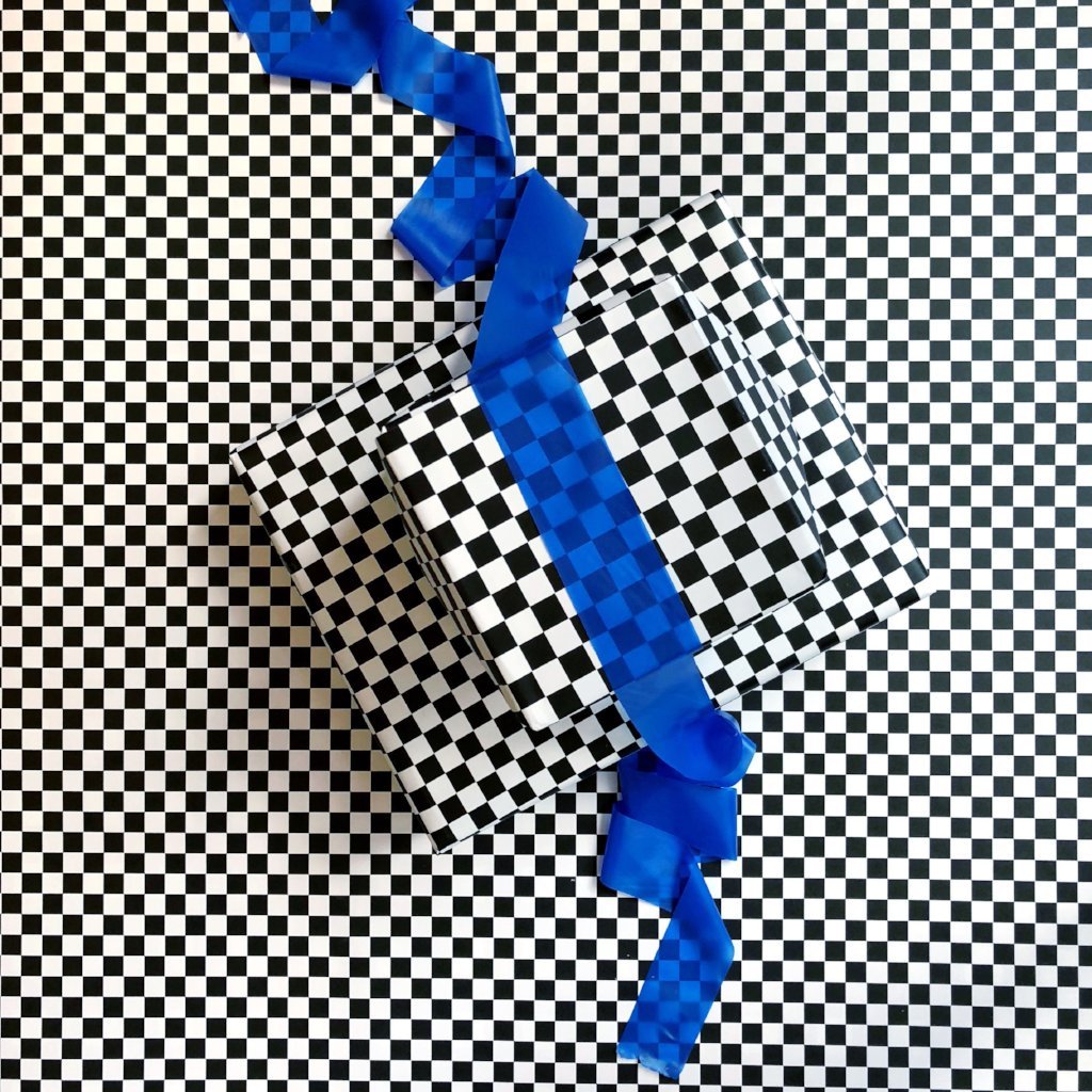 BLACK CHECKERBOARD GIFT WRAP