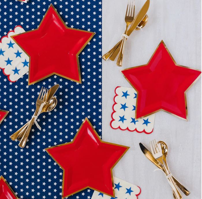 Star Napkins with Scallop Edge