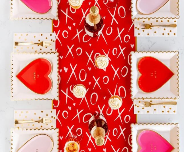 XOXO Table Runner